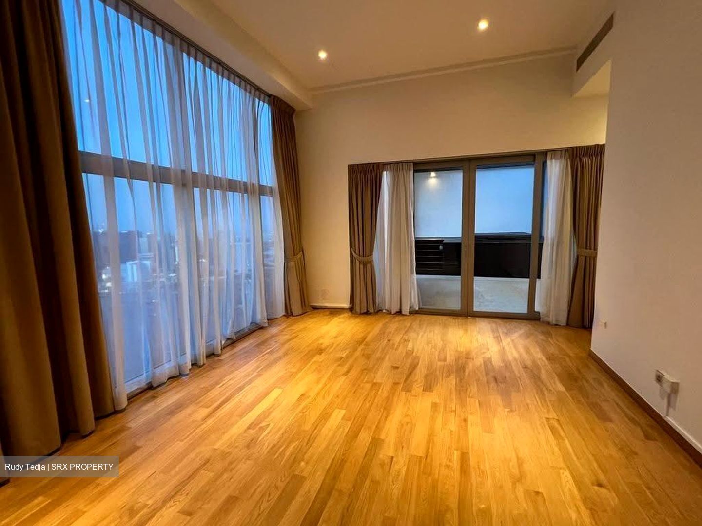 Marina Bay Residences (D1), Condominium #637271681